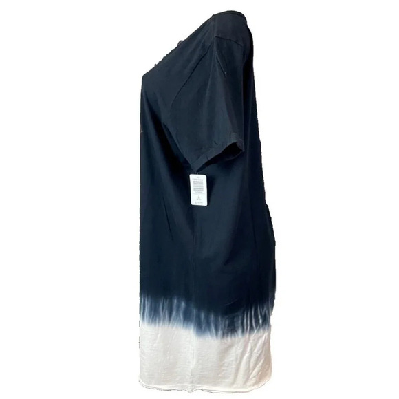 Torrid +3 Black Dip-Dye Slashed V-Neck Accent Print Short Sleeve T-Shirt Dress - Picture 5 of 6